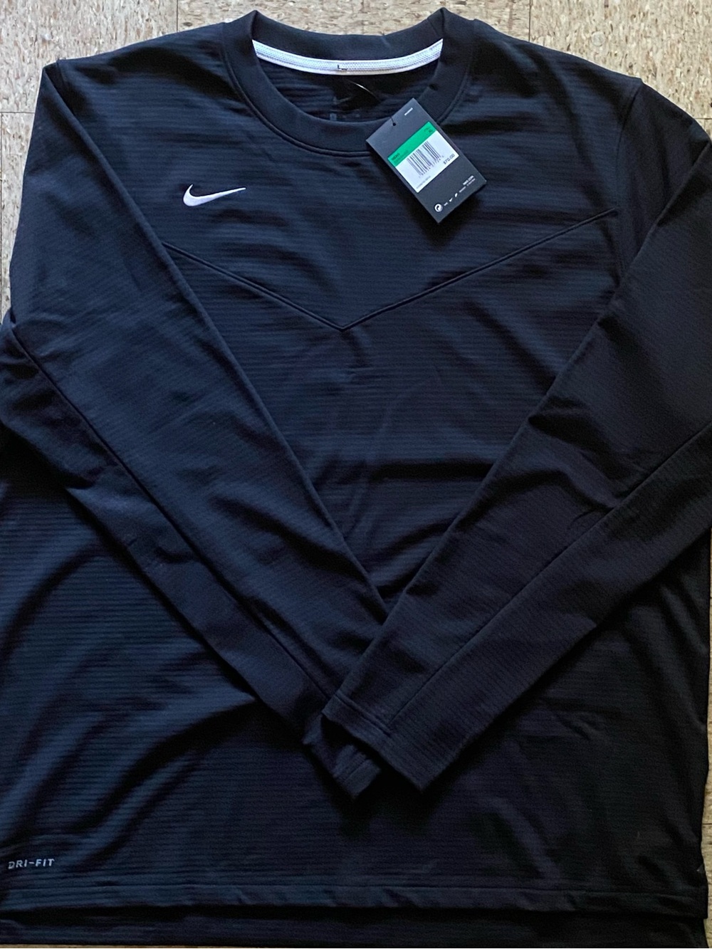 NWT Nike Men’s Black Dri-FIT Long-Sleeve Performance Shirt